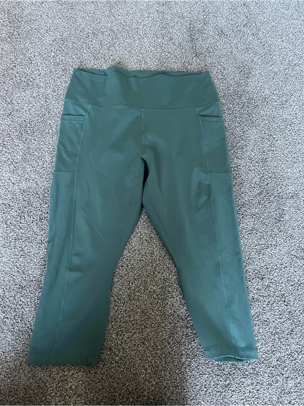 Women’s Green Active Capri Leggings